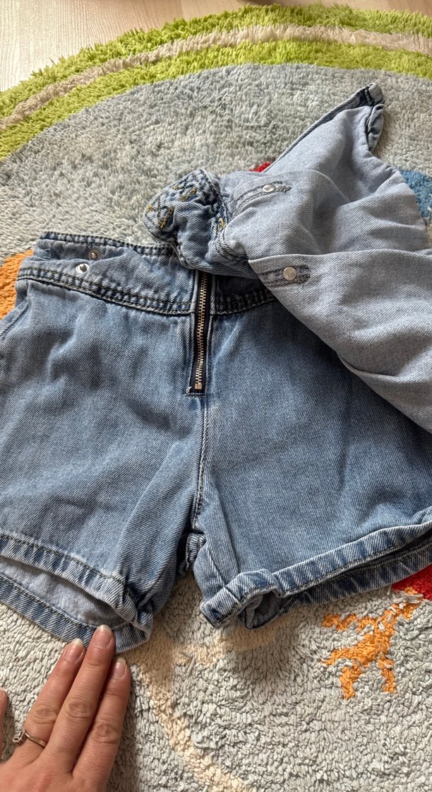 Yandan kapaklı etek görünümlü kot şort - Görsel 2