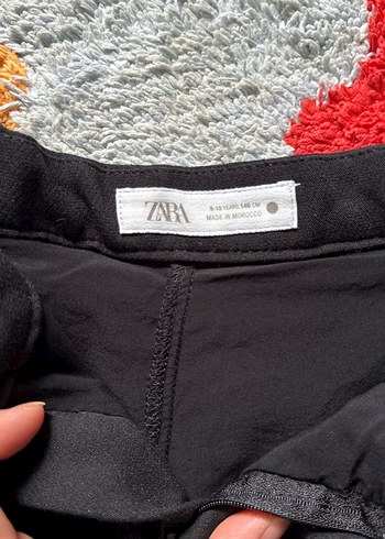 Parlak zımbalı  Siyah Fırfırlı içi şortlu Mini Etek - Görsel 3