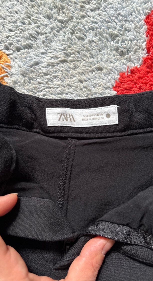 Parlak zımbalı  Siyah Fırfırlı içi şortlu Mini Etek - Görsel 3