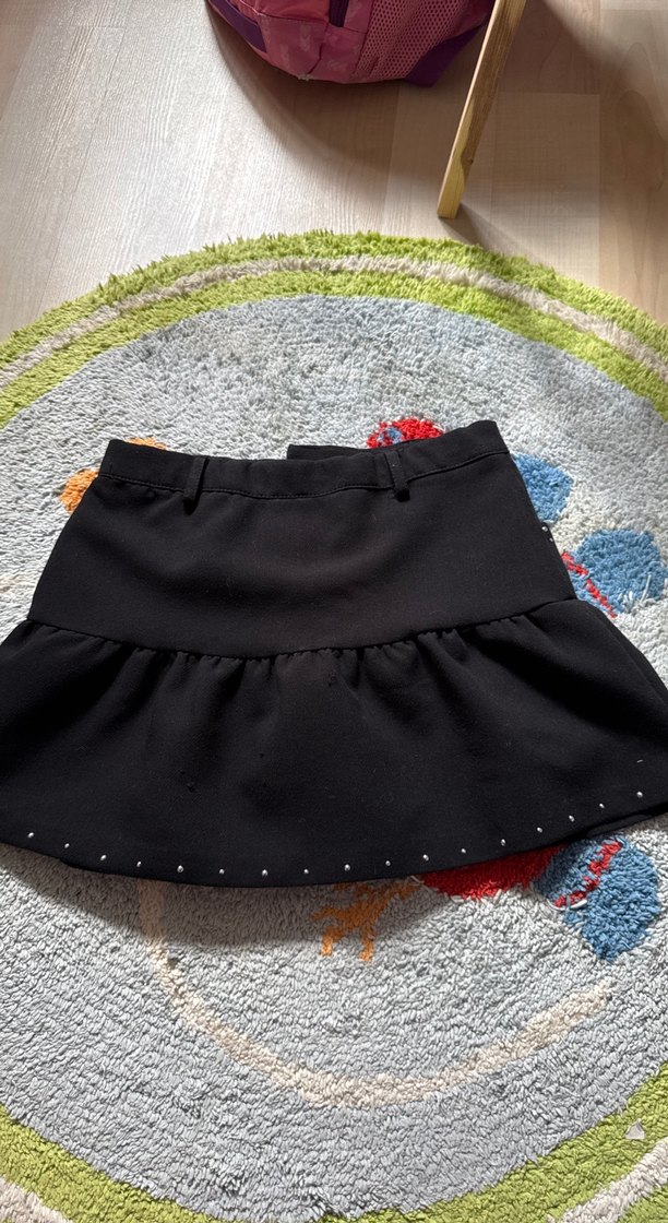 Parlak zımbalı  Siyah Fırfırlı içi şortlu Mini Etek - Görsel 5