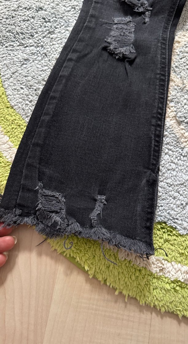 Kız Çocuk Siyah Yırtık Denim Pantolon - Görsel 2