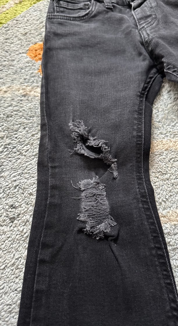 Kız Çocuk Siyah Yırtık Denim Pantolon - Görsel 5