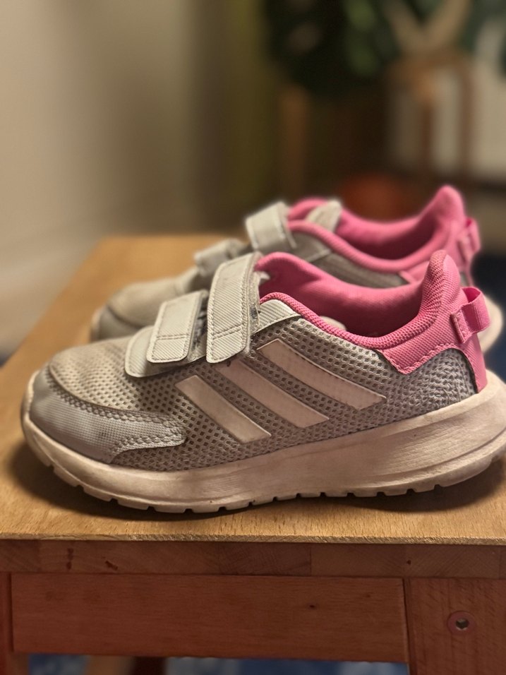 Kız Çocuk adidas Gri Beyaz Cırt Cırtlı Spor Ayakkabı - Görsel 2