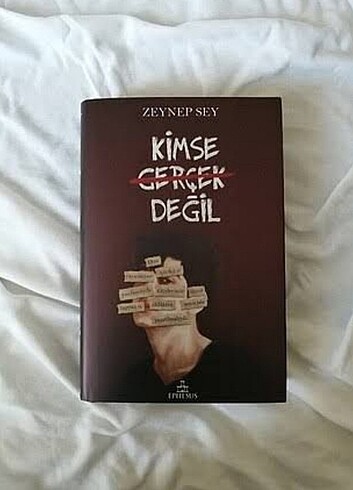 Kimse Gerçek Değil (ciltli)