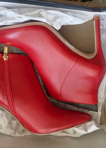 41 Beden kırmızı Renk ninewest 41 numaraKırmızı Parlak Deri Stiletto Topuklu Kadın Bot
