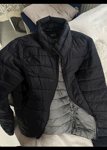 ONLY Gri Kapüşonlu Fermuarlı Kışlık Kadın Mont - Görsel 2