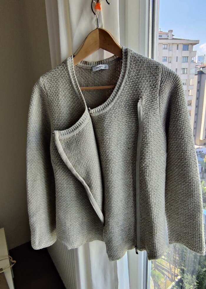 Mango Bej Kısa Asimetrik Kesim Örme Ceket - Görsel 3