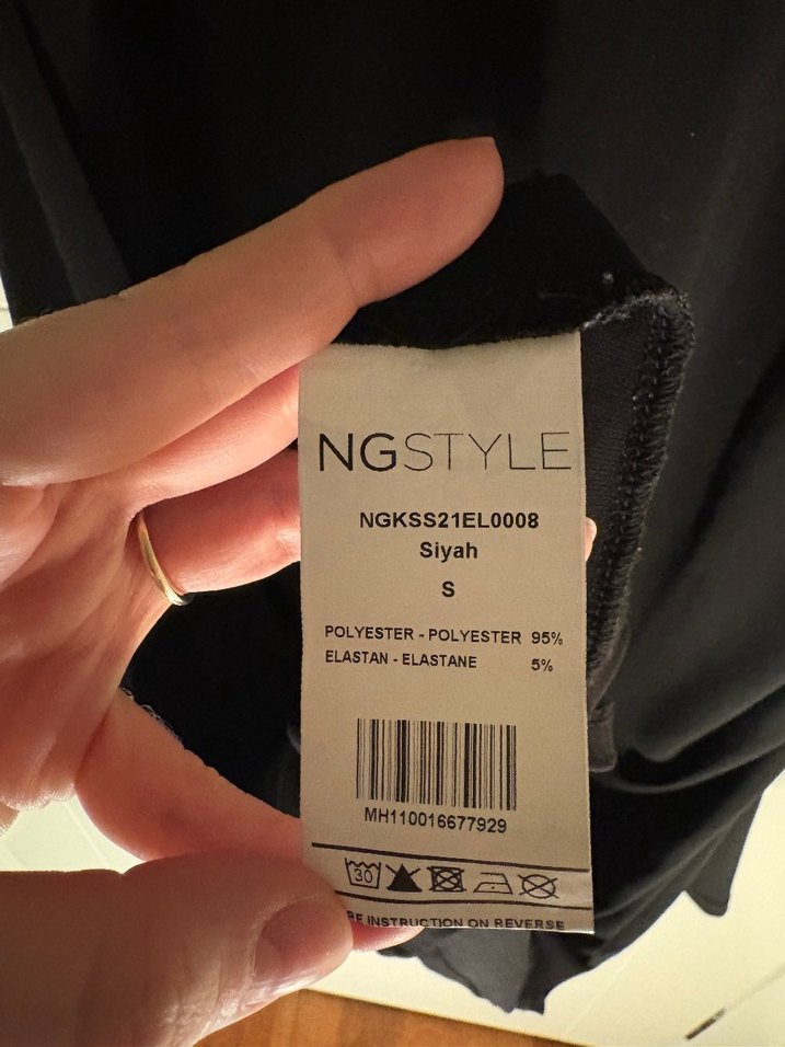 NG Style Siyah Yarım Kollu Drapeli Elbise - Görsel 5