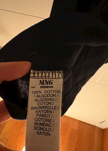 Siyah Yüksek Yakalı Kolsuz Atlet - Görsel 4