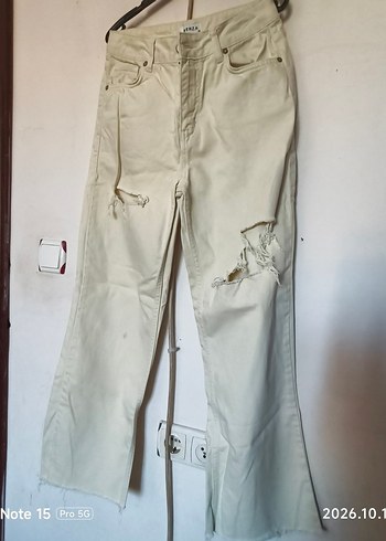 Trendyol & Milla Bej Yikamali Rahat Kesim Jean