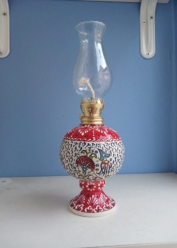 Kırmızı karanfil laleli Gaz Lambası