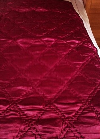 Bordo saten yorgan 