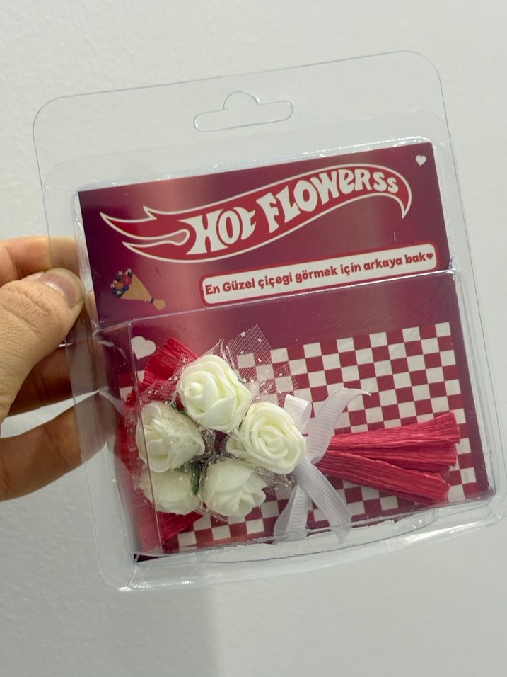 Hello Kitty Aynalı Hotflowers - Görsel 2