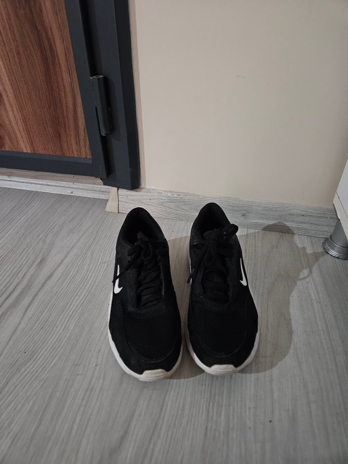 Nike Siyah Beyaz Spor Ayakkabı - Görsel 2