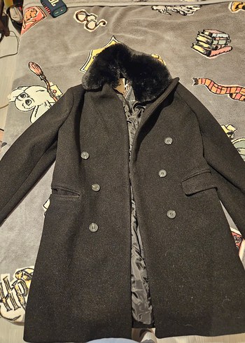 Siyah Kürklü Yaka Kaban - Görsel 2