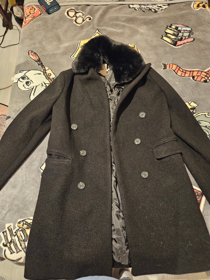 Siyah Kürklü Yaka Kaban - Görsel 2