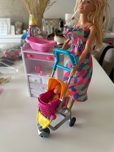  Beden Barbie ve bebeği