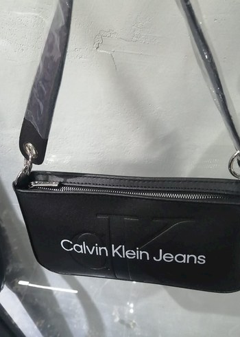 Beden siyah Renk Calvin Klein Siyah Deri Omuz Çantası