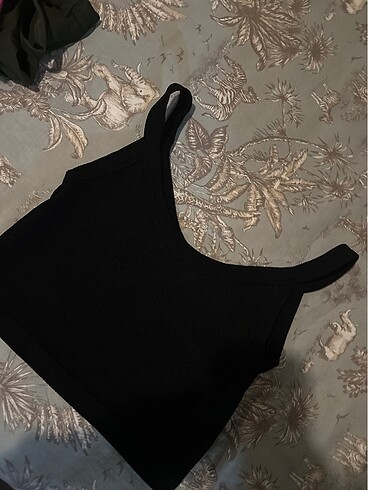 Siyah crop