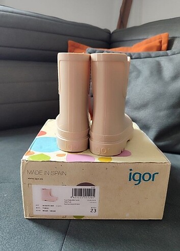 23 Beden ten rengi Renk Igor Bot