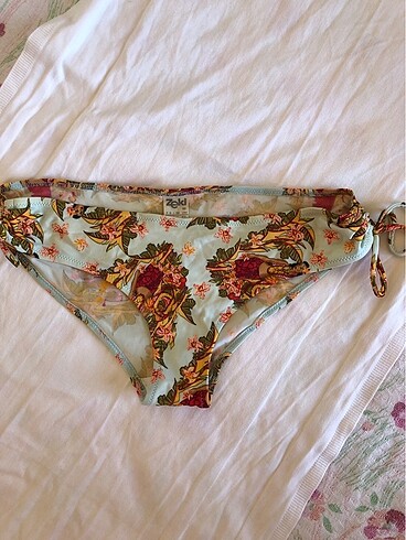Bikini altı