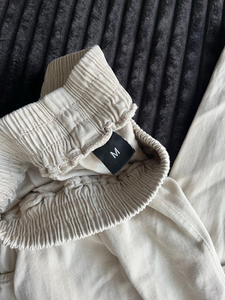 Krem Keten Bol Kesim Pilili Kadın Pantolon - Görsel 3