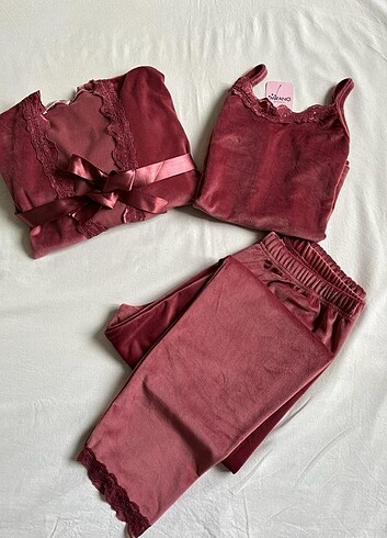 Diğer 3 lü kadife pijama takımı