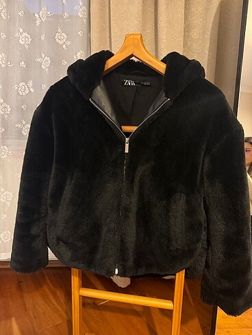 Zara Siyah Peluş Kürk