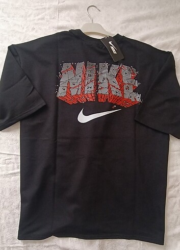 Nike t-shirt 