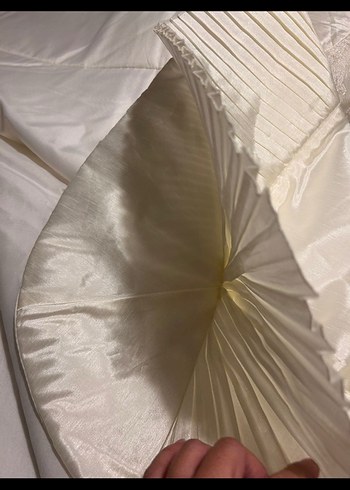 İşlemeli Beyaz Parlak Yatak Örtüsü english home - Görsel 3