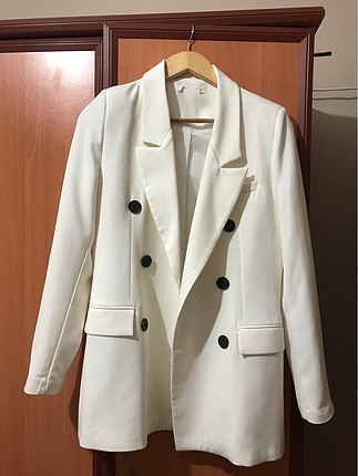 Beyaz blazer ceket
