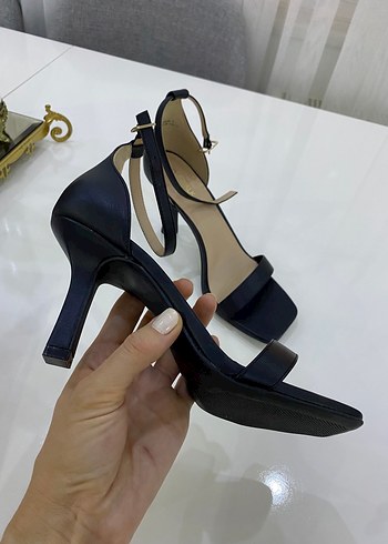 Klasik Siyah Stiletto Topuklu Kadın Sandalet - Görsel 5