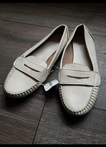 Yeni 38 numara bej babet