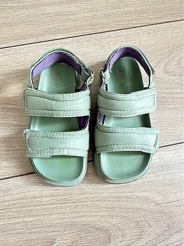 Zara çocuk sandalet