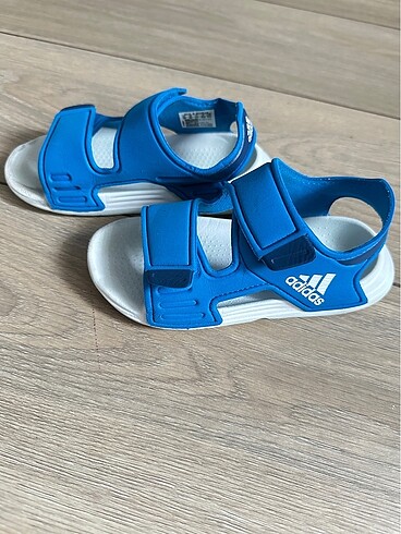Adidas çocuk sandalet