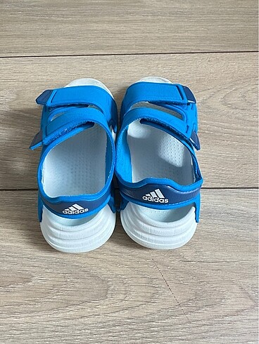 27 Beden Adidas çocuk sandalet