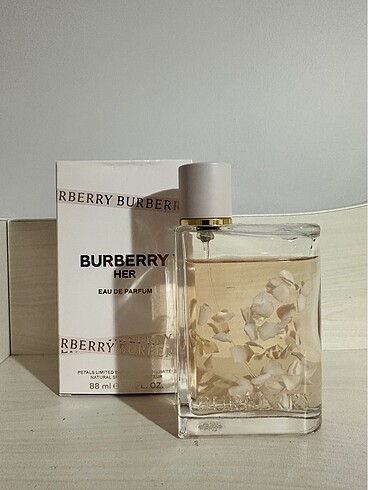 Burberry her petals