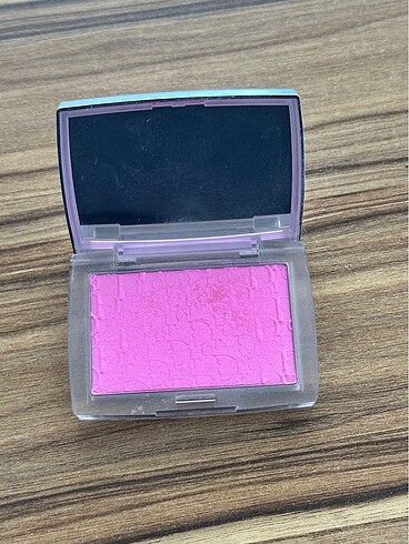 Beden Dior 001 allık