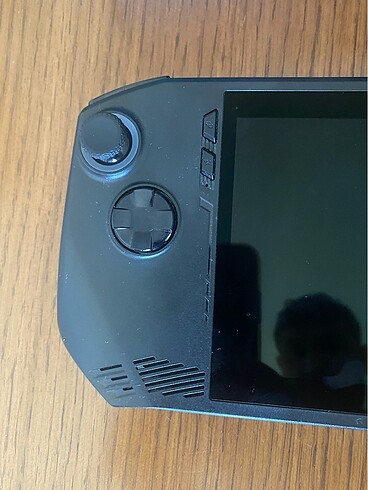 Beden MSI CLAW İ5