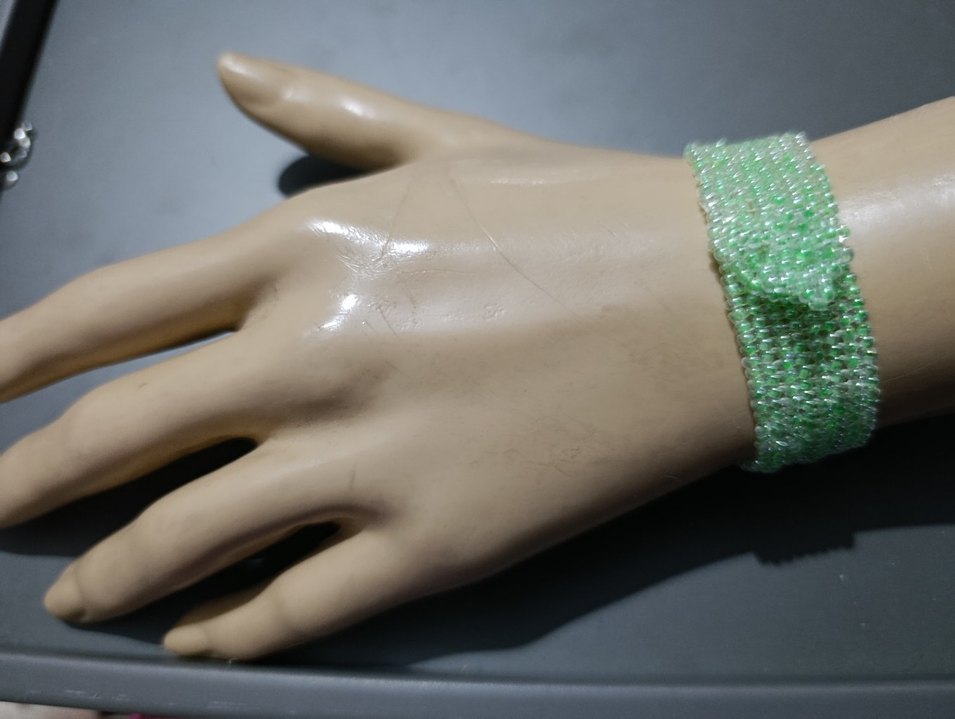 Yeşil Parlak Boncuklu Kadın Bileklik - Görsel 4