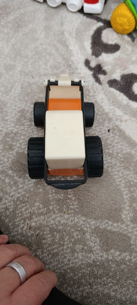 Beyaz-Gri Oyuncak Araba - Görsel 2