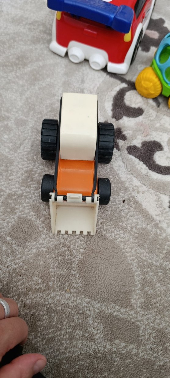 Beyaz-Gri Oyuncak Araba - Görsel 3