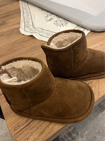 H&M Ugg