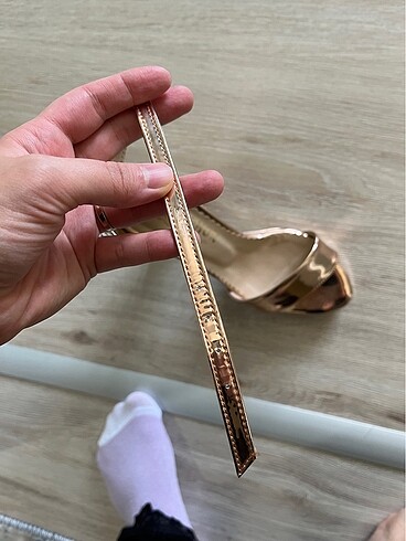 35 Beden altın Renk Topuklu ayakkabı