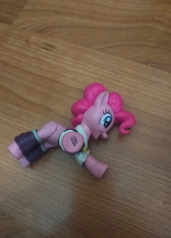  Beden Korsan pony