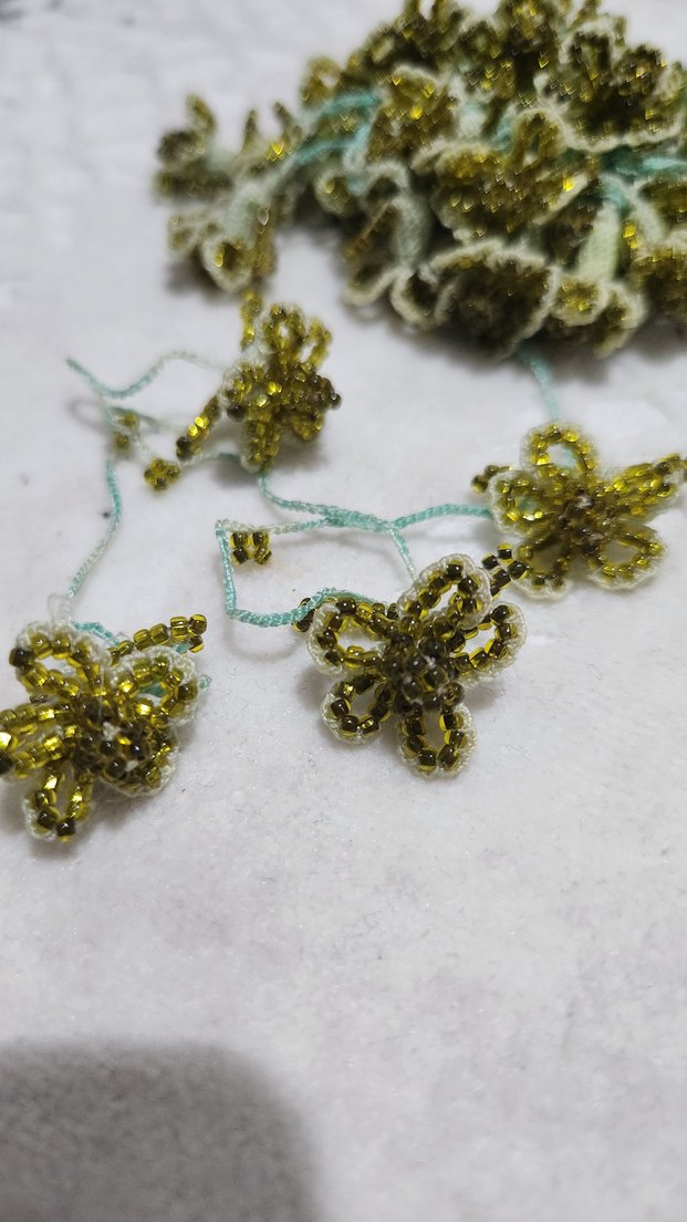 Yeşil Renkli Boncuklu oya Süslemelerde kullanılır. - Görsel 2