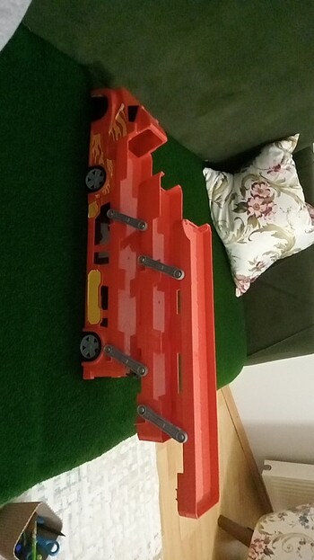 Beden Renk Tir seklinde Hotwheels araba otoparki