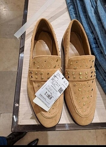 Mango 38 yeni sezon etiketli zımbalı süet loafer 