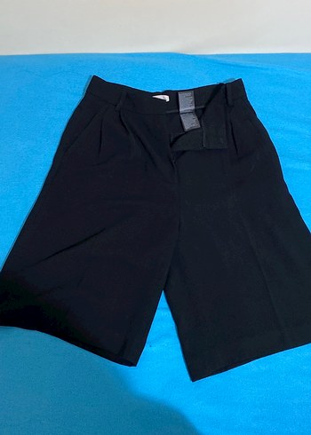 Siyah Rahat Kesim Midi Bermuda Şort - Görsel 2