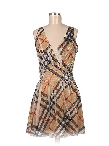 Burberry Kısa Elbise %70 İndirimli.